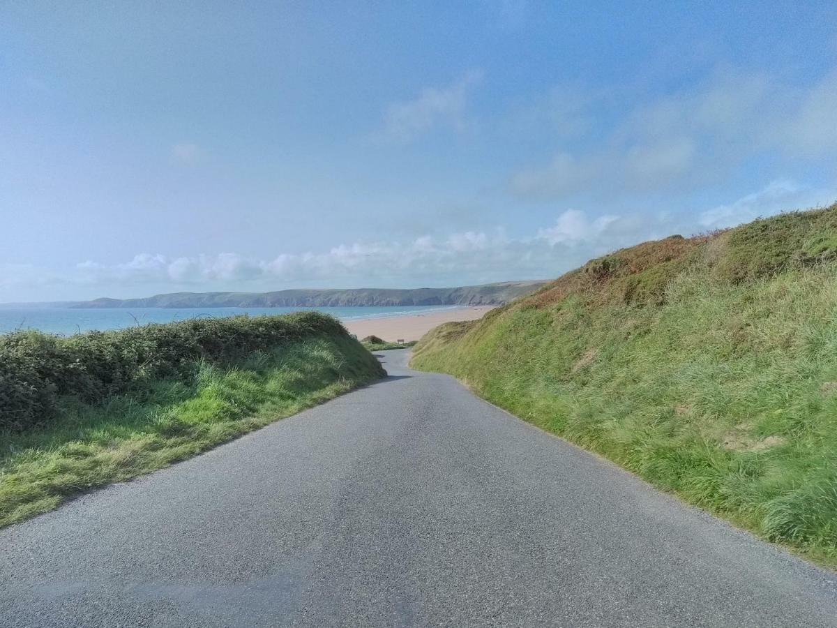 哈佛威斯特 Pembrokeshire Fields酒店 外观 照片